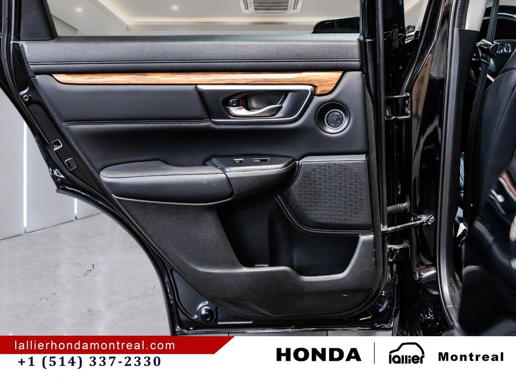 2018 Honda CR-V Touring in Montréal, Quebec - 13 - w1024h768px