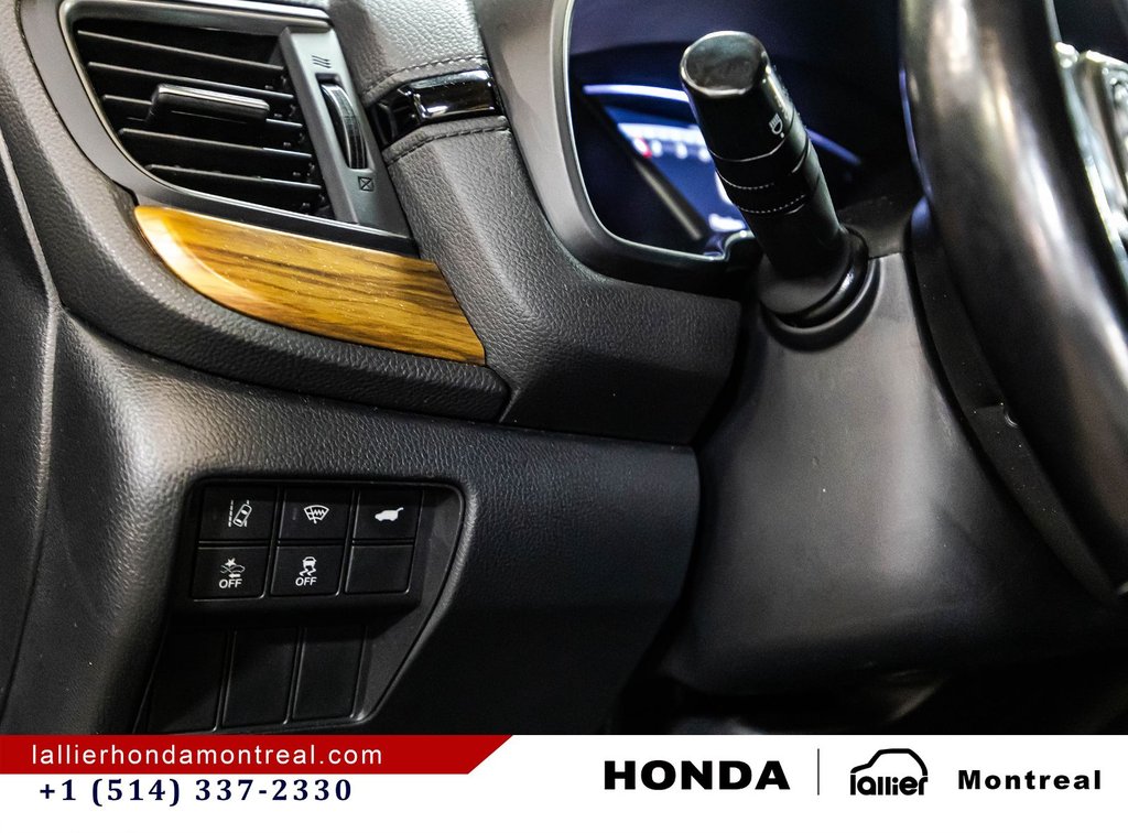 2018 Honda CR-V Touring in Montréal, Quebec - 23 - w1024h768px