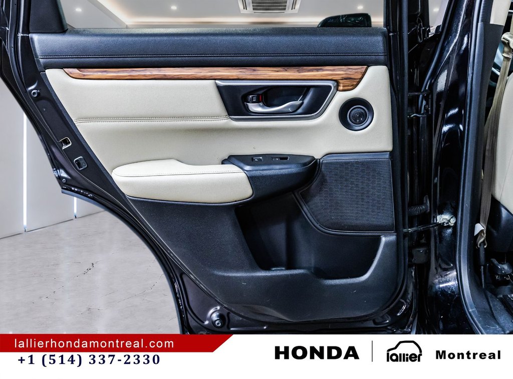 Honda CR-V Touring 2018 à Montréal, Québec - 13 - w1024h768px