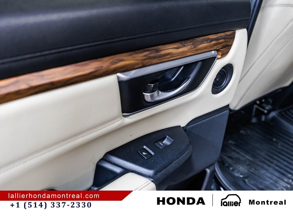 Honda CR-V Touring 2018 à Montréal, Québec - 12 - w1024h768px