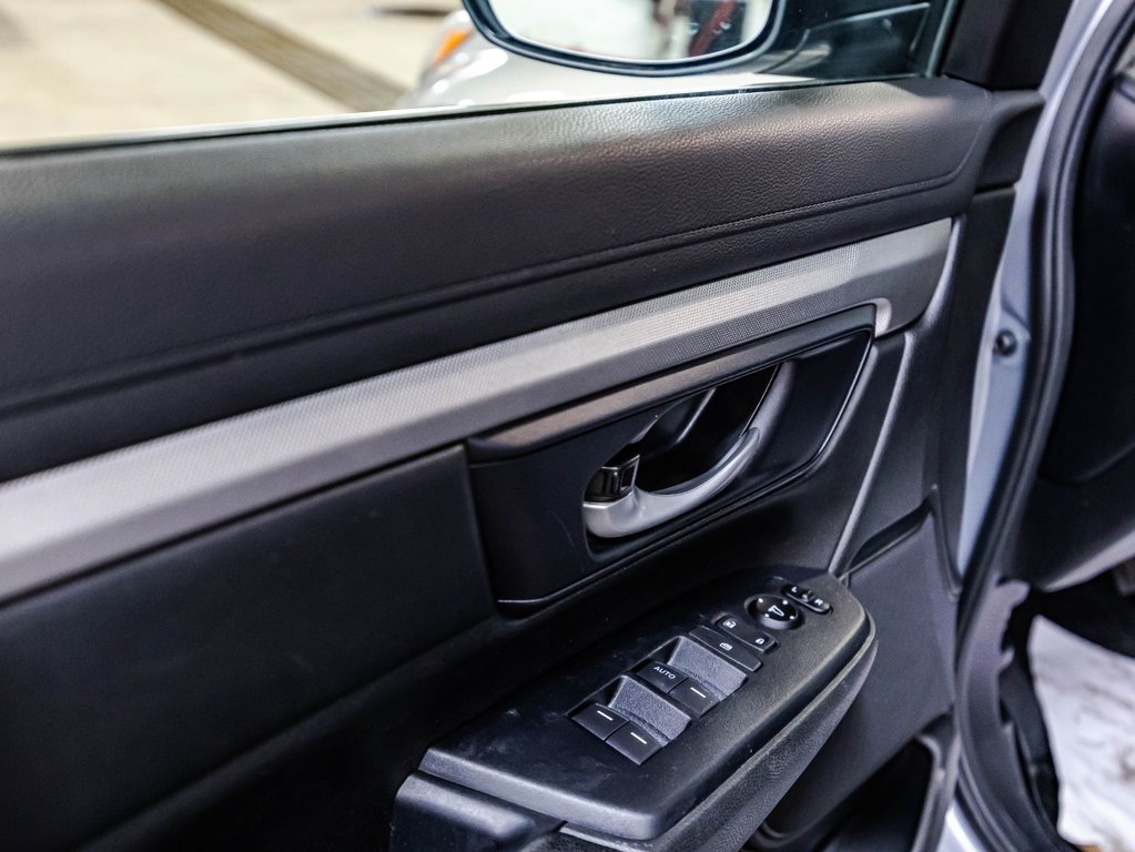 2019 Honda CR-V LX in Montréal, Quebec - 11 - w1024h768px