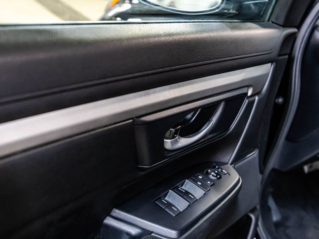 Honda CR-V LX 2019 à Montréal, Québec - 11 - w1024h768px
