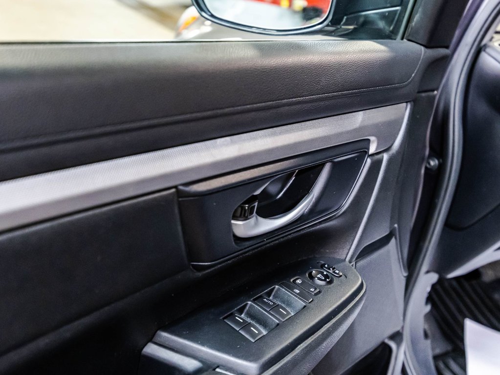 2020 Honda CR-V LX in Montréal, Quebec - 11 - w1024h768px