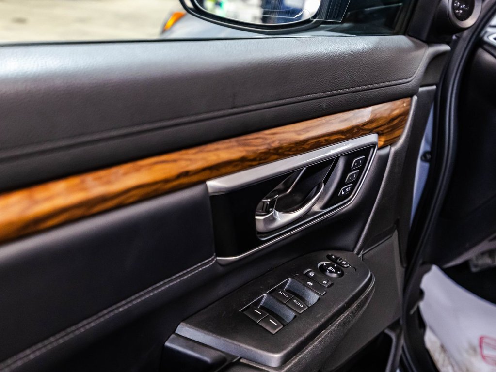 2021 Honda CR-V TOURING in Montréal, Quebec - 11 - w1024h768px