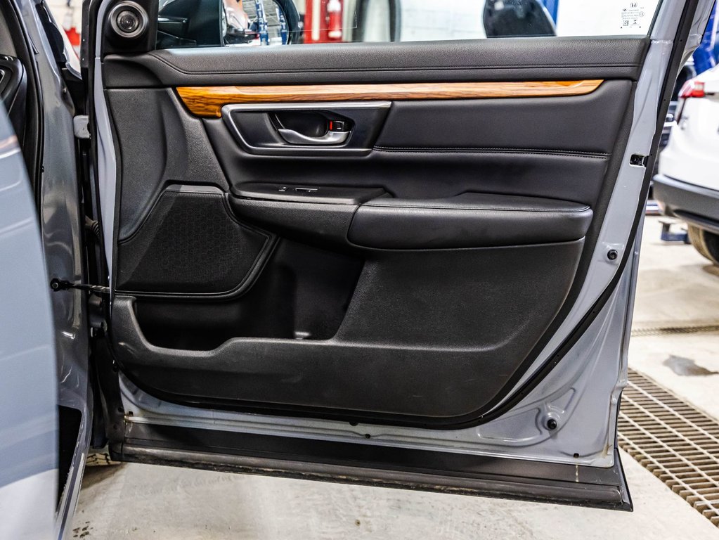 2021 Honda CR-V TOURING in Montréal, Quebec - 18 - w1024h768px