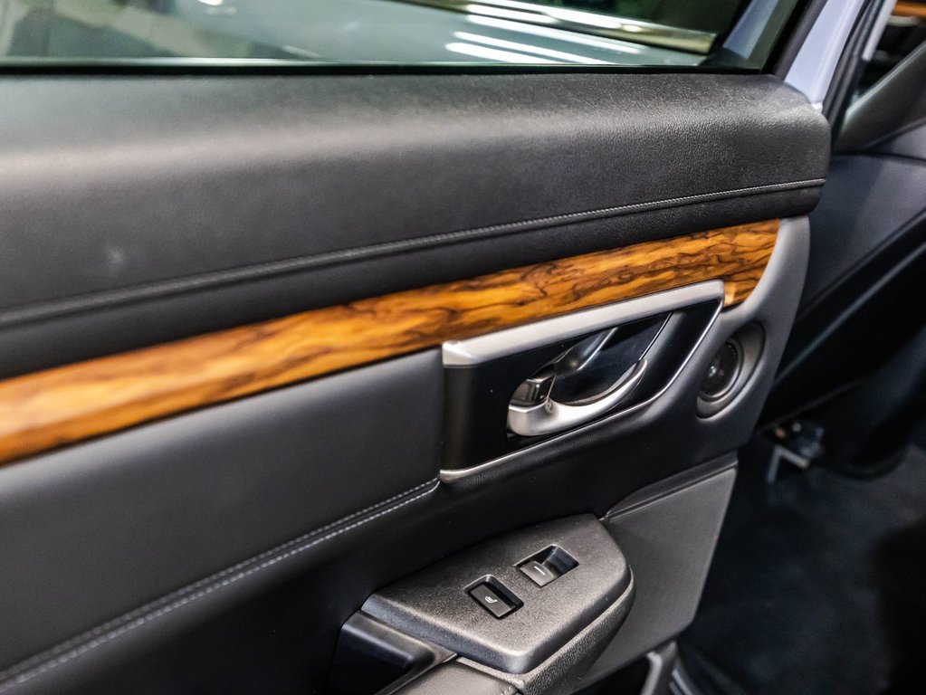 2021 Honda CR-V TOURING in Montréal, Quebec - 12 - w1024h768px