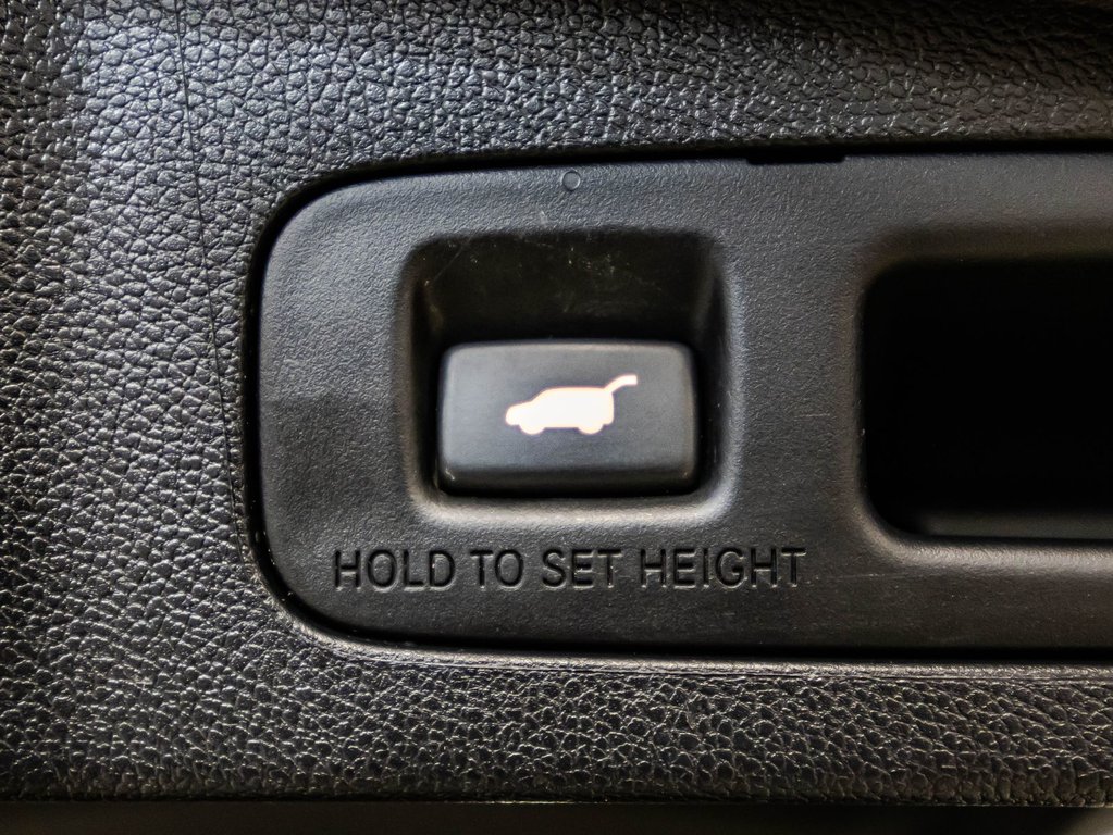 2021 Honda CR-V TOURING in Montréal, Quebec - 16 - w1024h768px