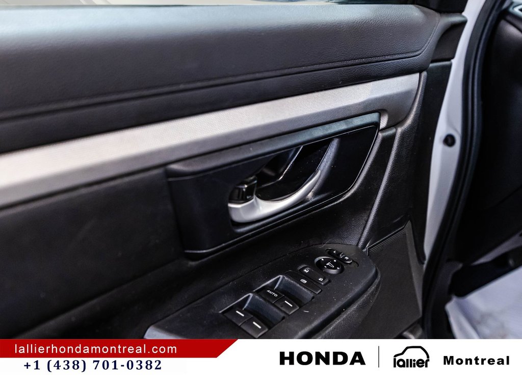 2021 Honda CR-V LX in Montréal, Quebec - 11 - w1024h768px