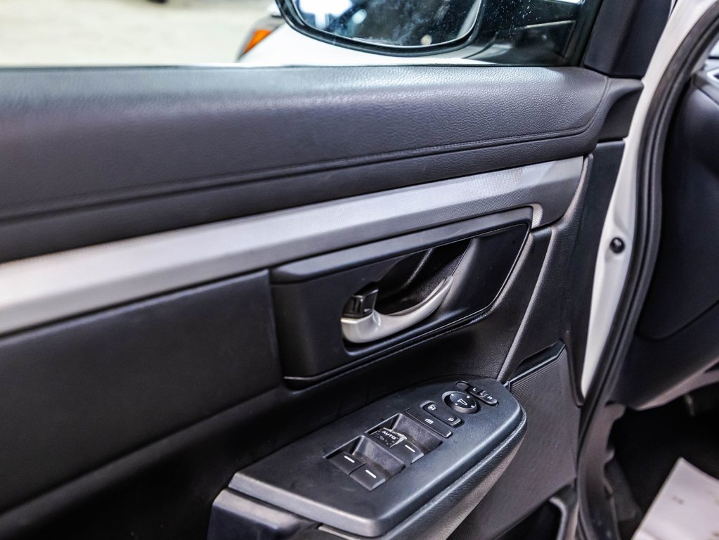 2022 Honda CR-V LX in Montréal, Quebec - 11 - w1024h768px