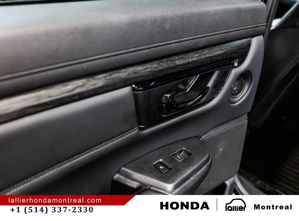 2022 Honda CR-V Touring awd /Retour de location in Montréal, Quebec - 12 - w1024h768px