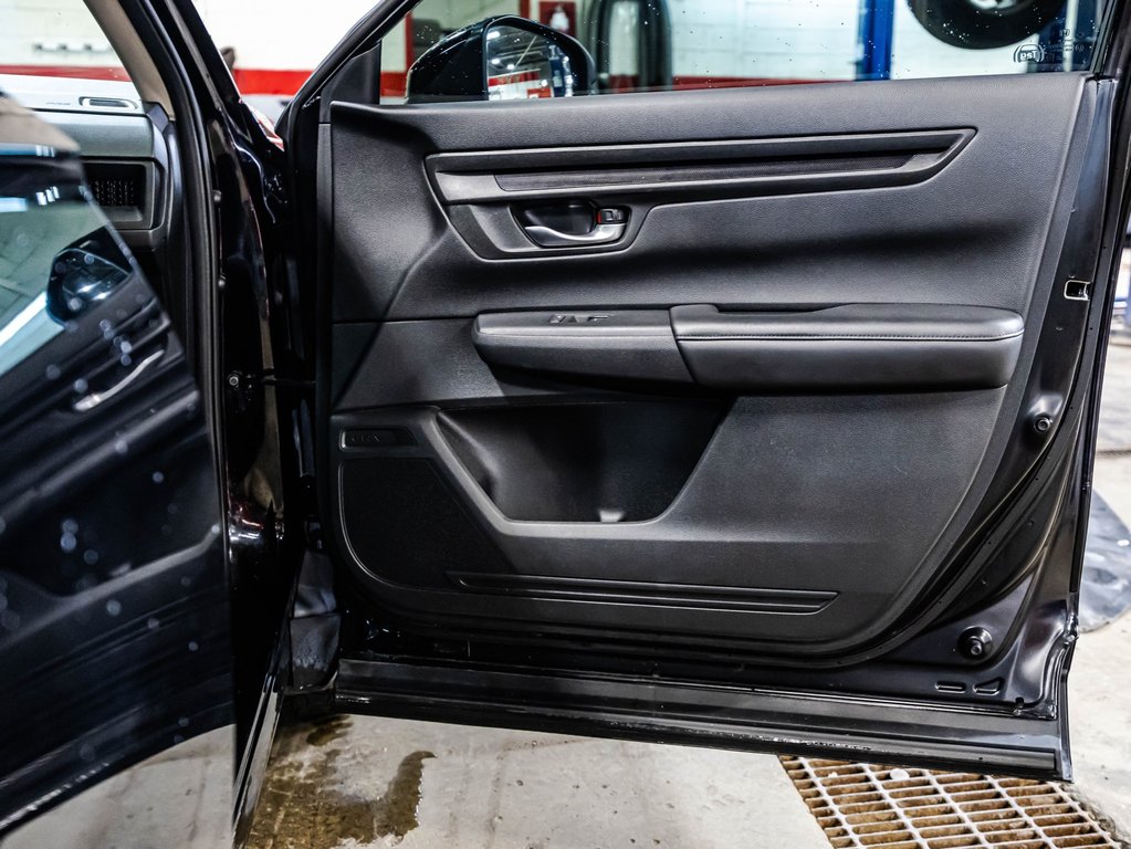 2023 Honda CR-V LX in Montréal, Quebec - 16 - w1024h768px