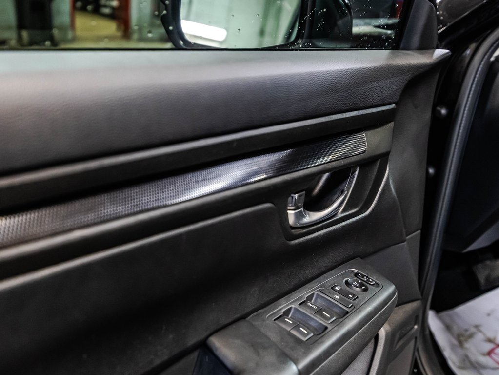 2023 Honda CR-V LX in Montréal, Quebec - 11 - w1024h768px