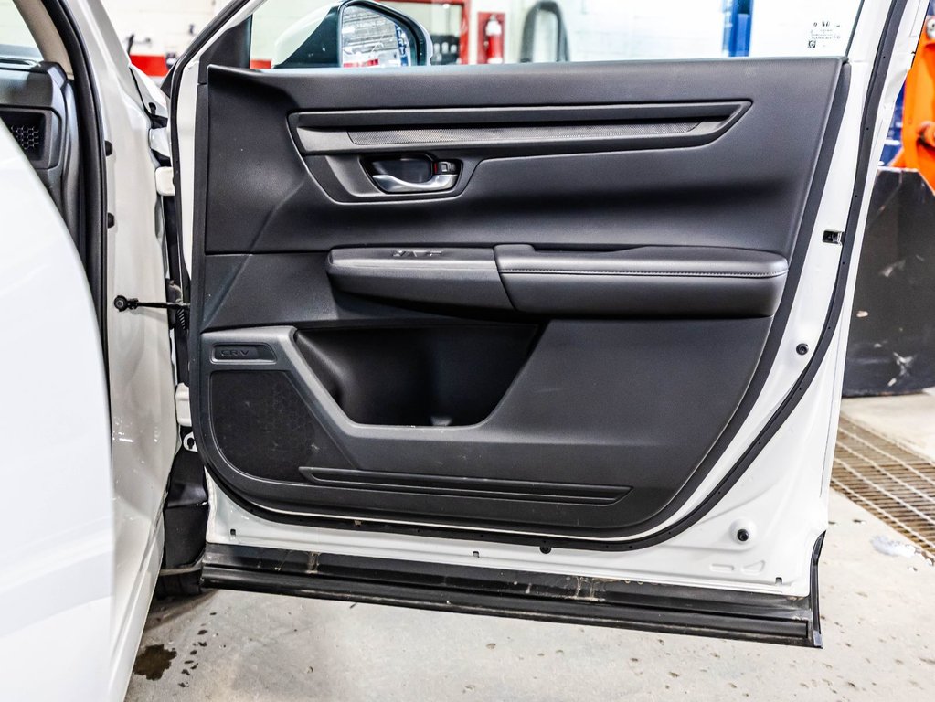 2023 Honda CR-V LX in Montréal, Quebec - 16 - w1024h768px