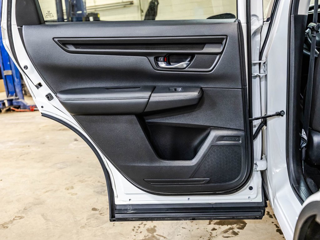 2023 Honda CR-V LX in Montréal, Quebec - 12 - w1024h768px