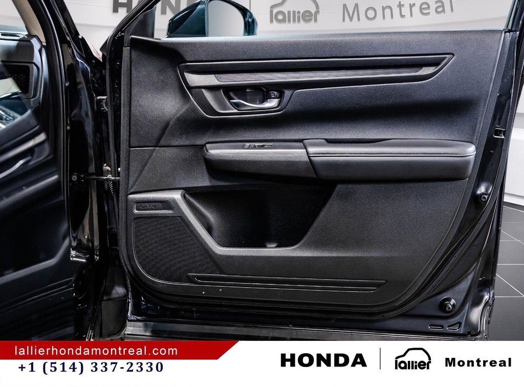 Honda CR-V LX 2023 à Montréal, Québec - 16 - w1024h768px
