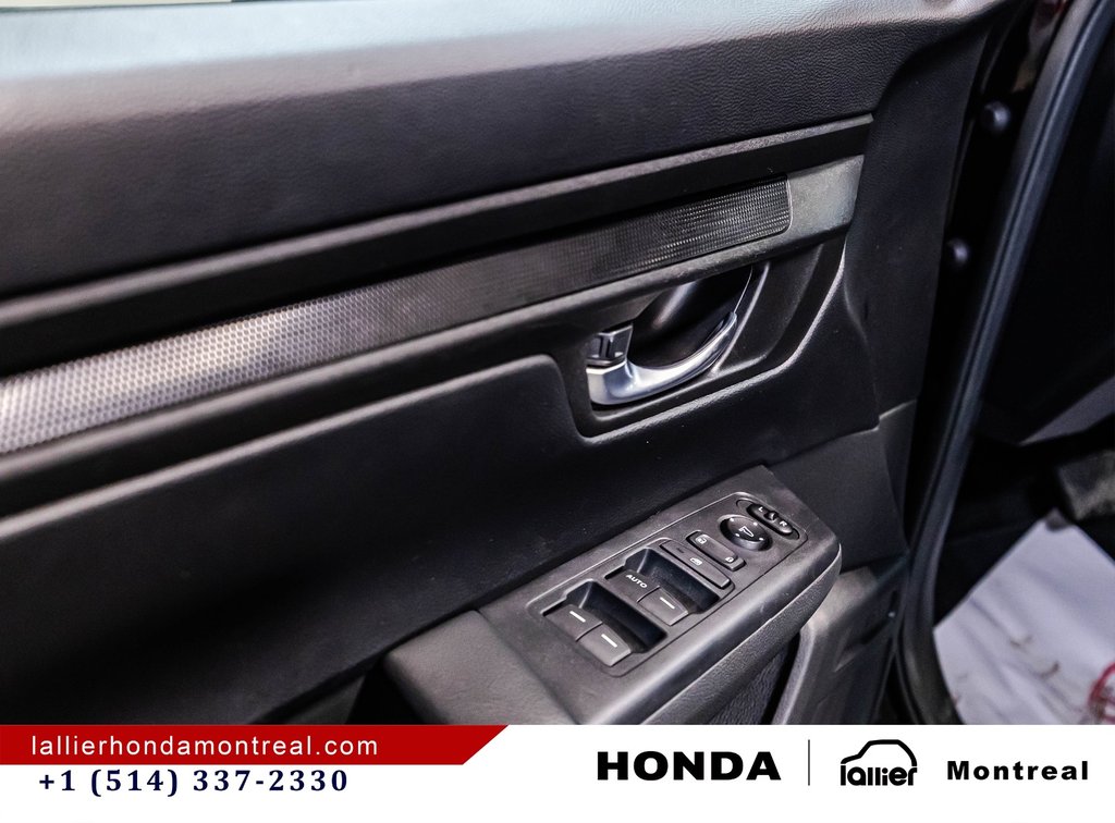 Honda CR-V LX 2023 à Montréal, Québec - 11 - w1024h768px