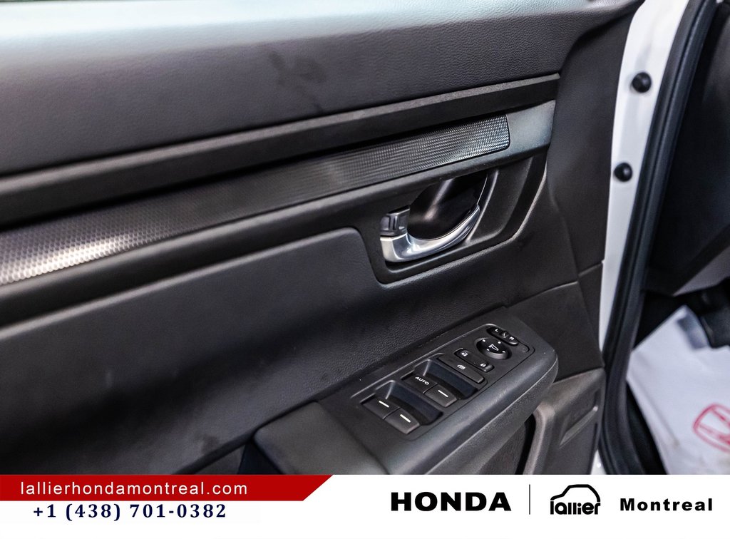 Honda CR-V LX 2023 à Montréal, Québec - 11 - w1024h768px