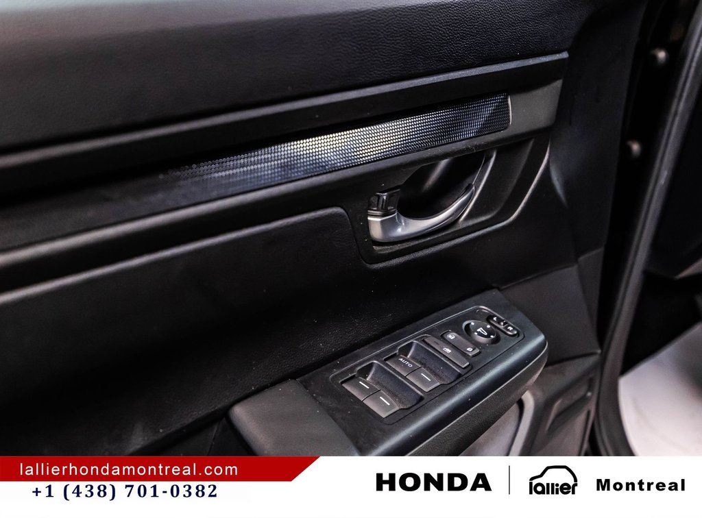 Honda CR-V LX 2023 à Montréal, Québec - 11 - w1024h768px