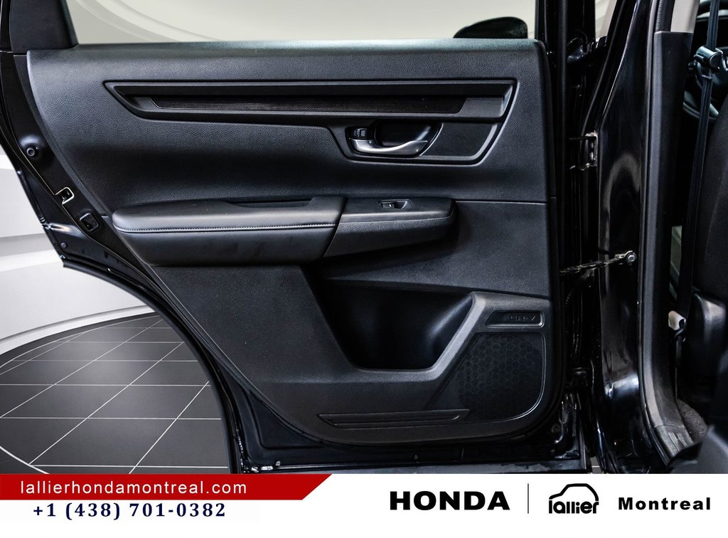 Honda CR-V LX 2023 à Montréal, Québec - 12 - w1024h768px