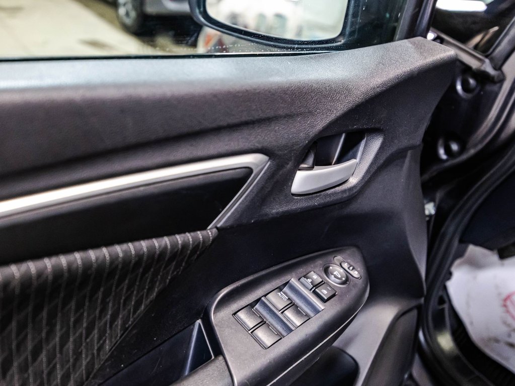 Honda Fit EX 2019 à , Québec - 12 - w1024h768px