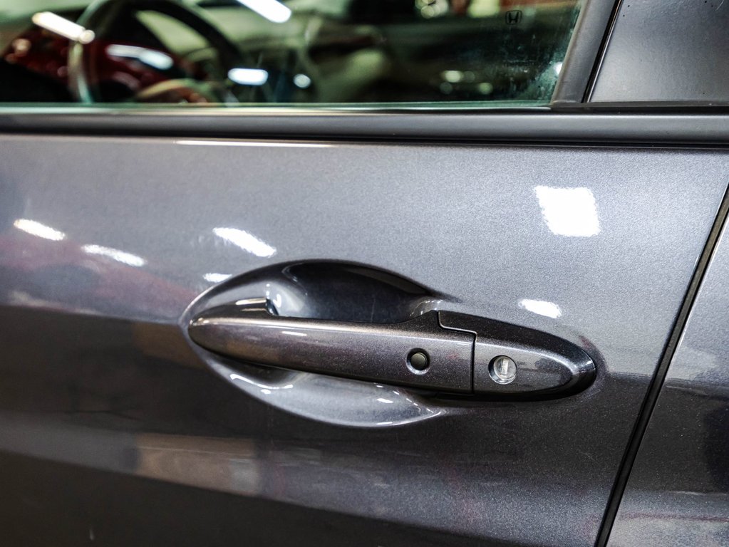 2022 Honda HR-V Touring in , Quebec - 11 - w1024h768px