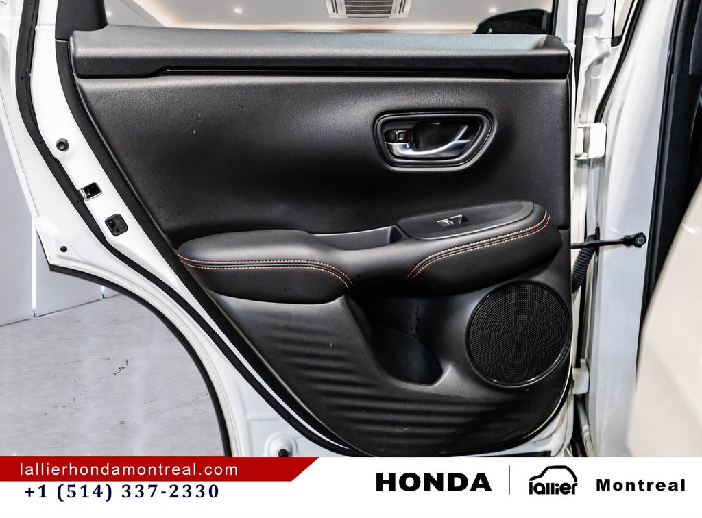 2025 Honda HR-V SPORT in Montréal, Quebec - 12 - w1024h768px