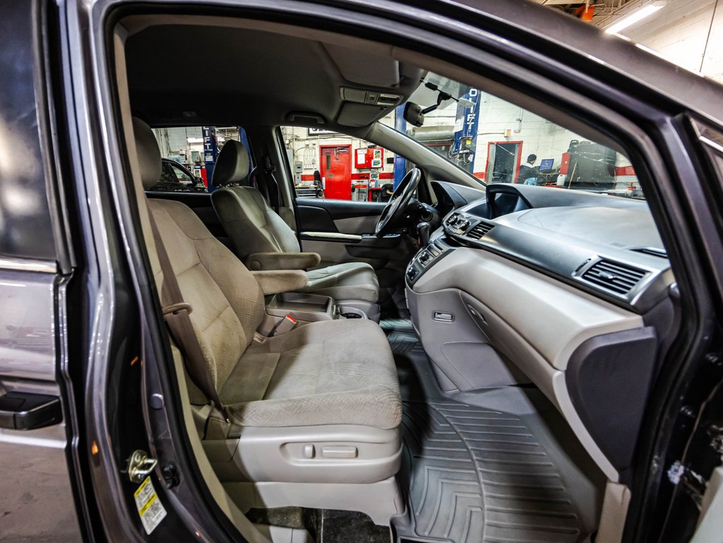 Honda Odyssey SE 2015 à , Québec - 17 - w1024h768px