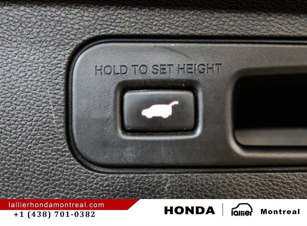 2024 Honda Odyssey Touring in Montréal, Quebec - 14 - w1024h768px