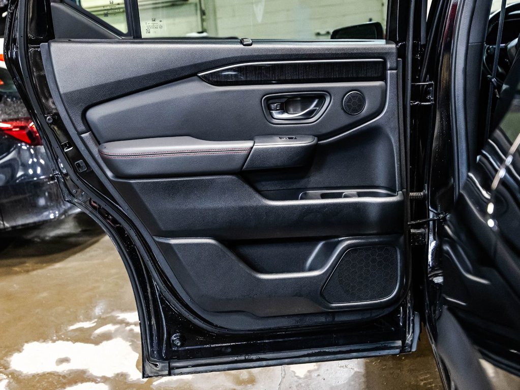 Honda Pilot Black Edition 2025 à Montréal, Québec - 12 - w1024h768px