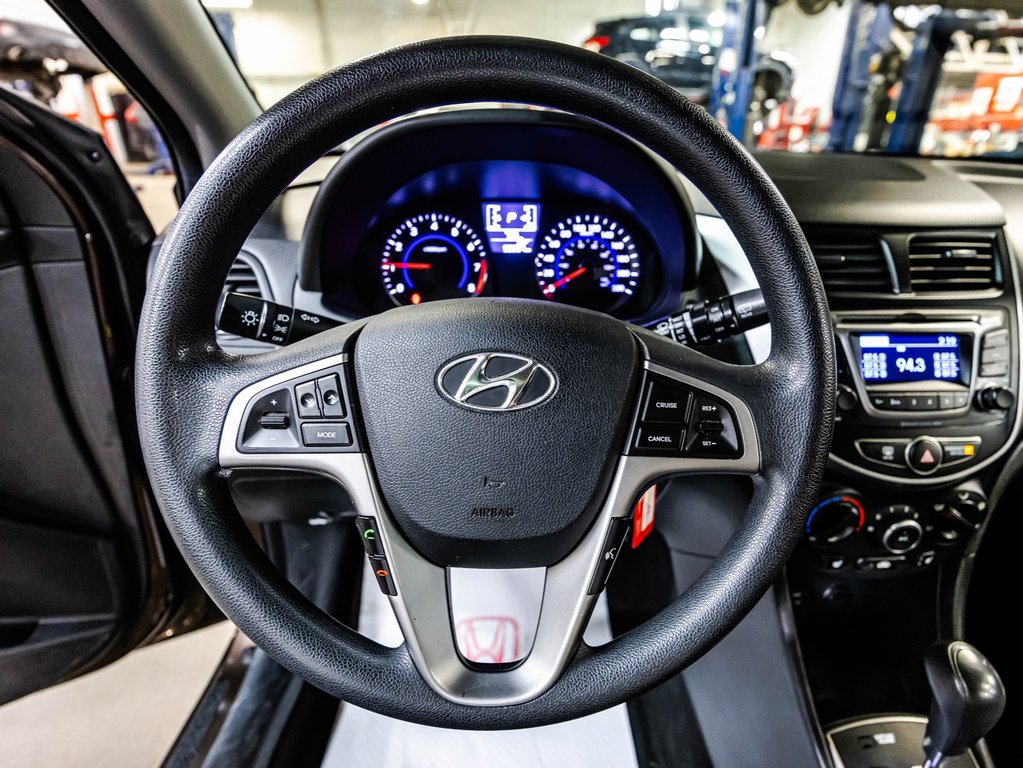 Hyundai Accent GL 2016 à , Québec - 21 - w1024h768px