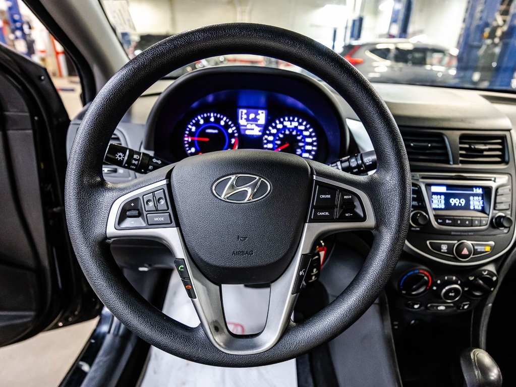 2017 Hyundai Accent SE in Montréal, Quebec - 22 - w1024h768px