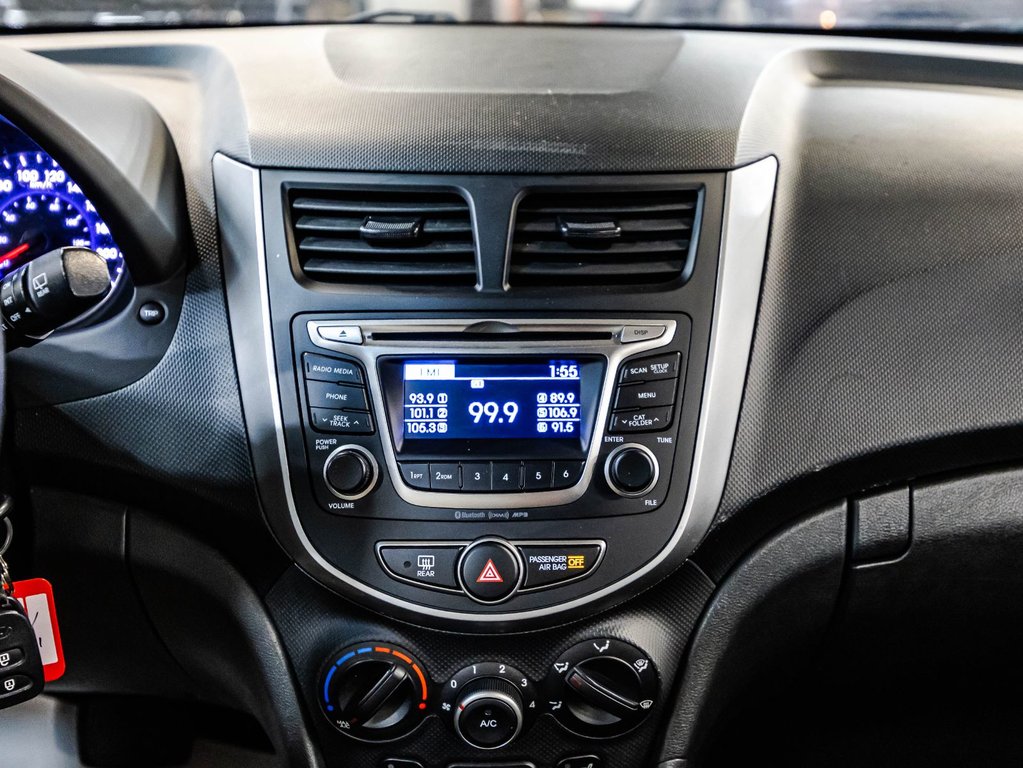 2017 Hyundai Accent SE in Montréal, Quebec - 24 - w1024h768px