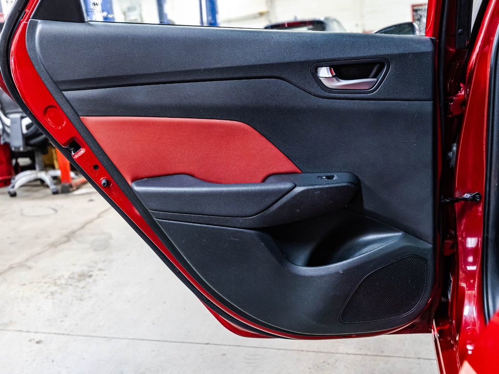 2018 Hyundai Accent GLS in Montréal, Quebec - 13 - w1024h768px