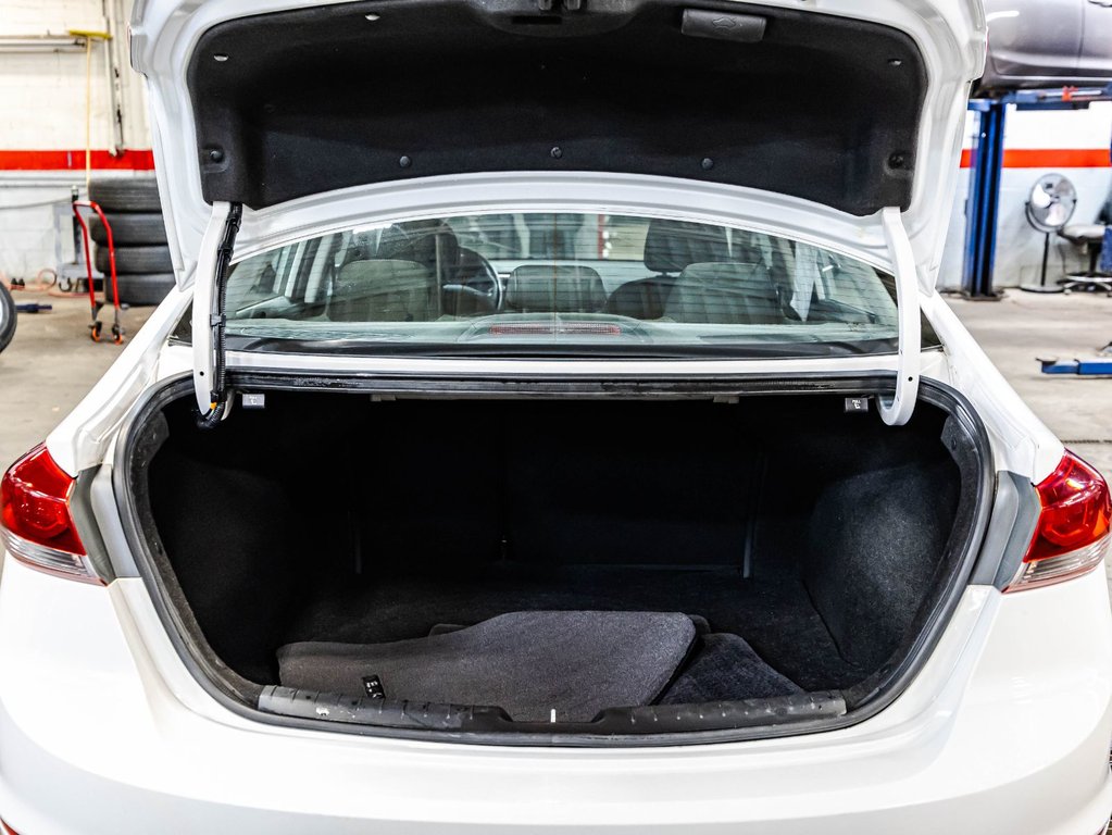 2018 Hyundai Elantra GL in Montréal, Quebec - 15 - w1024h768px