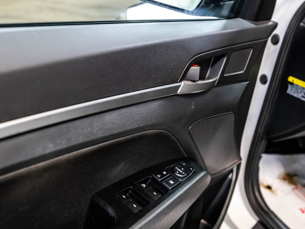 2018 Hyundai Elantra GL in Montréal, Quebec - 11 - w1024h768px
