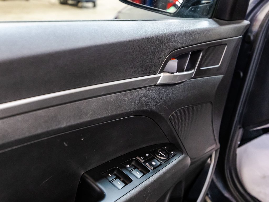 2020 Hyundai Elantra Essential in , Quebec - 11 - w1024h768px