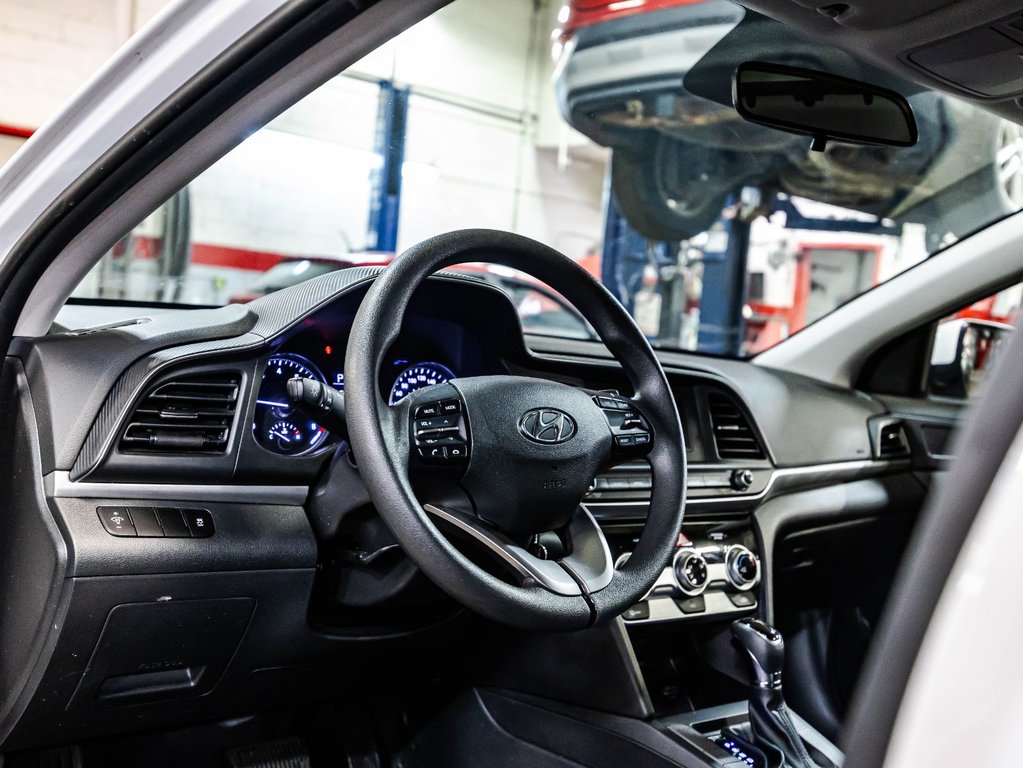 2020 Hyundai Elantra Essential in Montréal, Quebec - 19 - w1024h768px