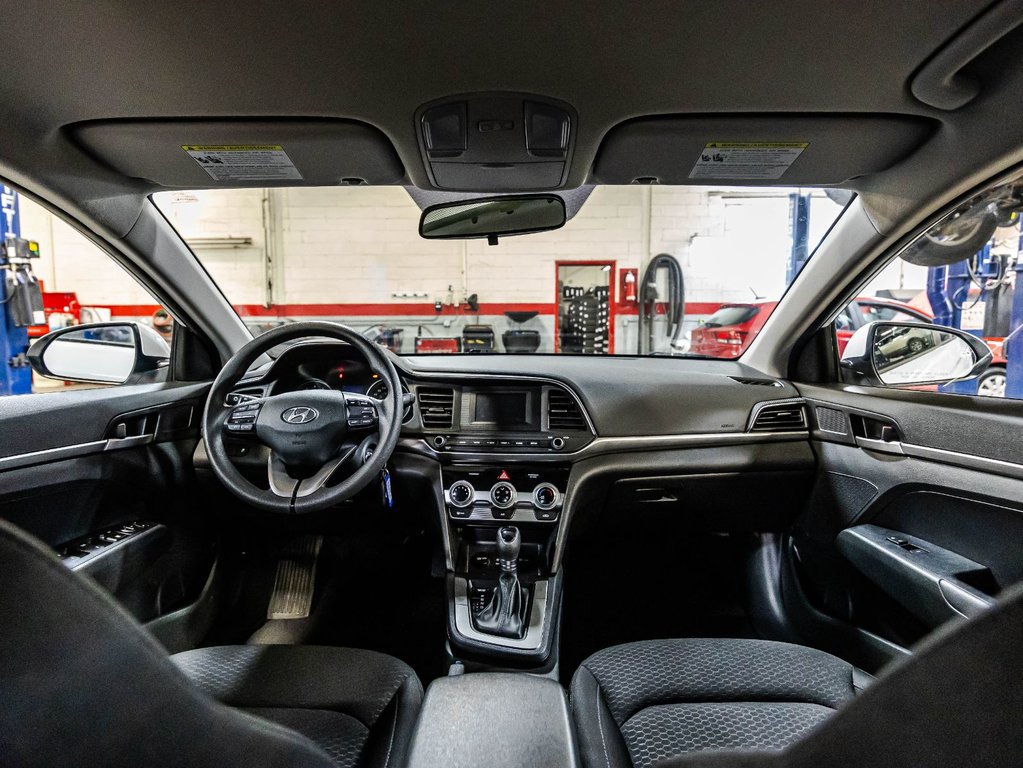 2020 Hyundai Elantra Essential in Montréal, Quebec - 14 - w1024h768px