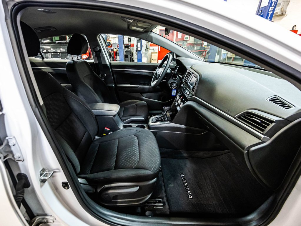 2020 Hyundai Elantra Essential in Montréal, Quebec - 17 - w1024h768px