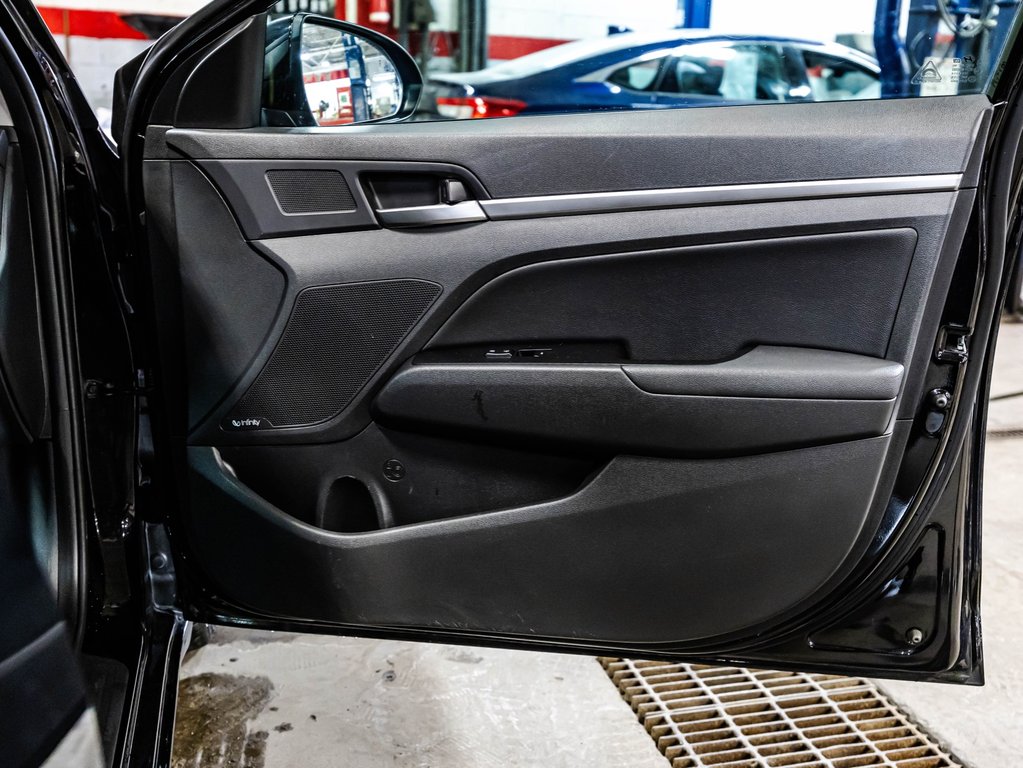 2020 Hyundai Elantra Ultimate in Montréal, Quebec - 18 - w1024h768px