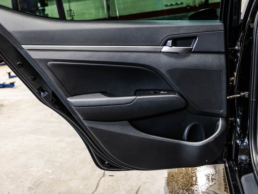 2020 Hyundai Elantra Ultimate in Montréal, Quebec - 14 - w1024h768px