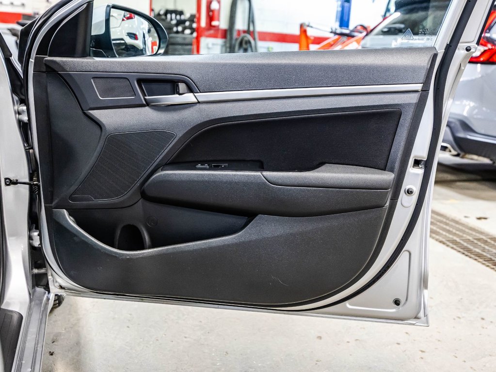 Hyundai Elantra Preferred w/Sun & Safety Package 2020 à Montréal, Québec - 16 - w1024h768px