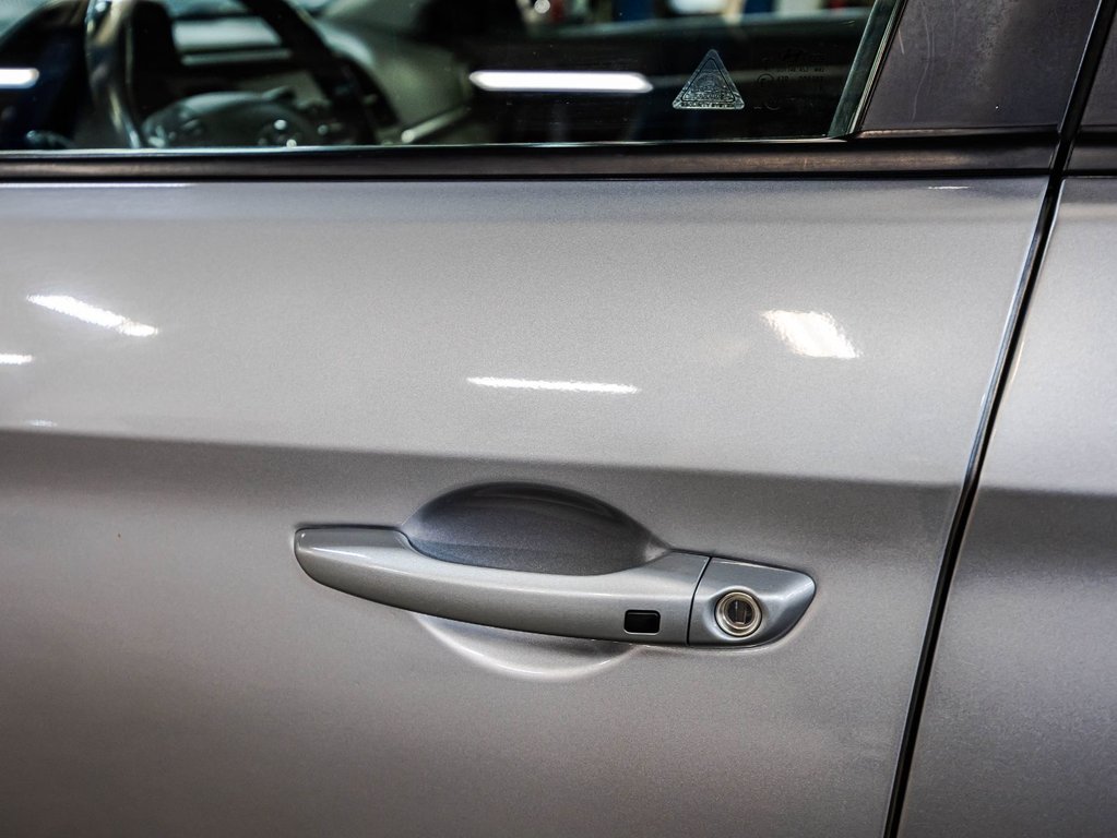 Hyundai Elantra Preferred w/Sun & Safety Package 2020 à Montréal, Québec - 11 - w1024h768px