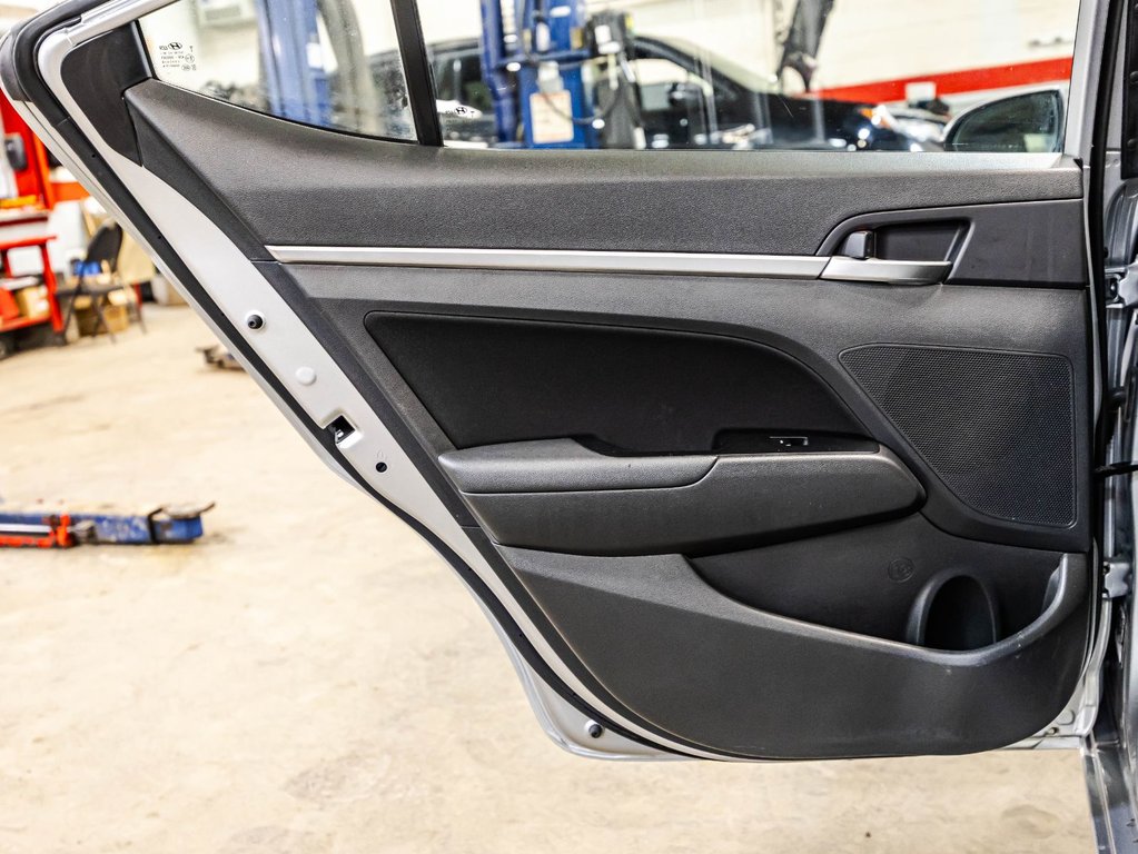 Hyundai Elantra Preferred w/Sun & Safety Package 2020 à Montréal, Québec - 13 - w1024h768px