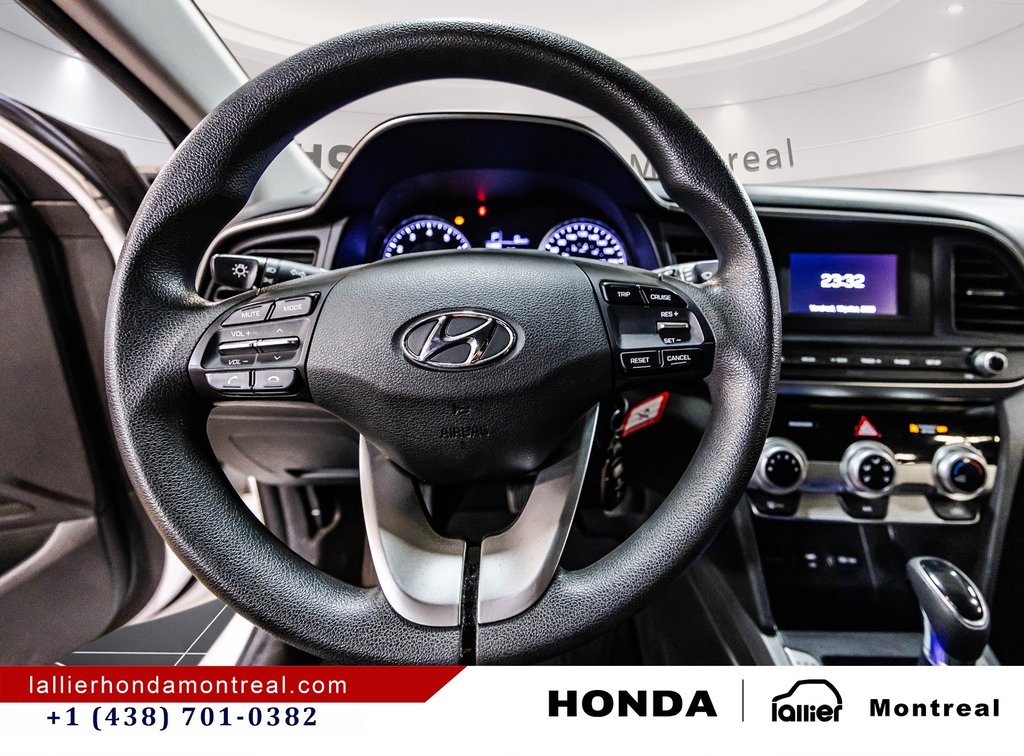 2020 Hyundai Elantra Essential in Montréal, Quebec - 21 - w1024h768px