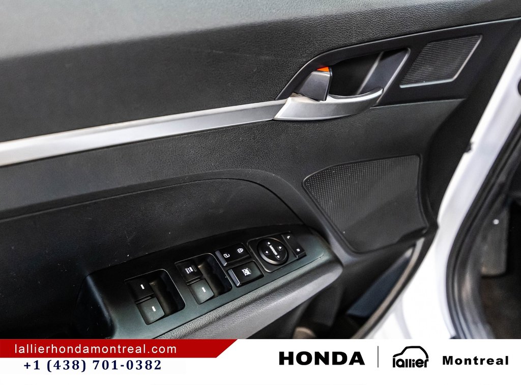 2020 Hyundai Elantra Essential in Montréal, Quebec - 11 - w1024h768px