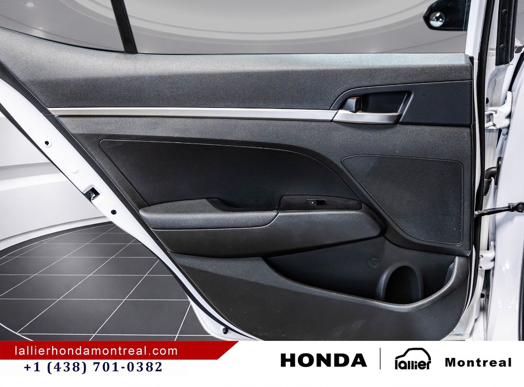 2020 Hyundai Elantra Essential in Montréal, Quebec - 12 - w1024h768px