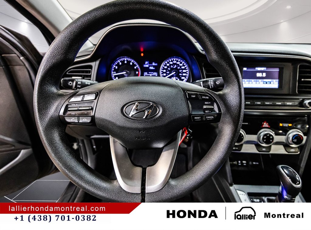 2020 Hyundai Elantra Essential in Montréal, Quebec - 21 - w1024h768px