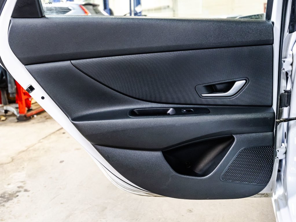 2021 Hyundai Elantra Essential in , Quebec - 12 - w1024h768px