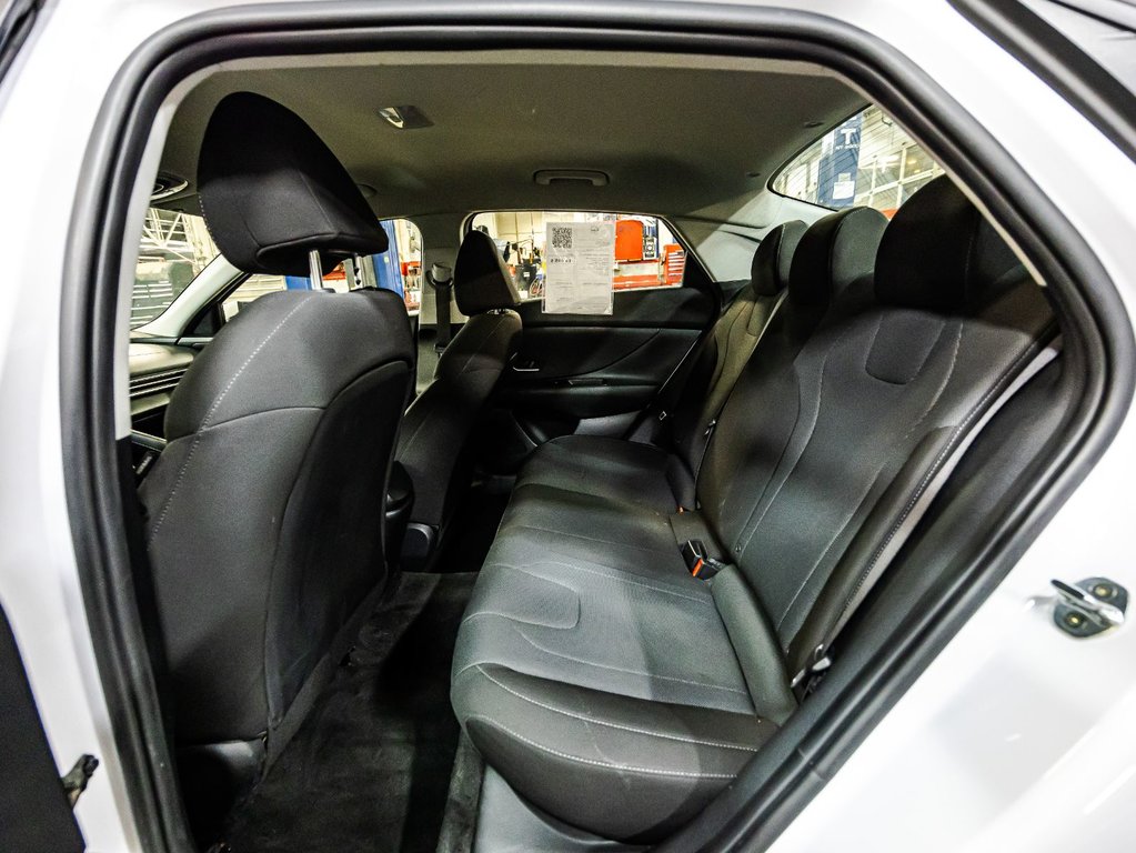 2021 Hyundai Elantra Essential in , Quebec - 13 - w1024h768px